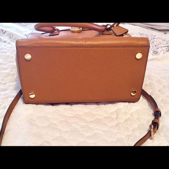 Authentic Micheal Kors satchel - Picture 4 of 4